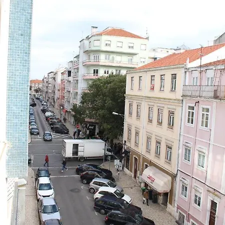 Rocha - Sunny & Cousy 2 Bedrooms In Campo De Ourique *