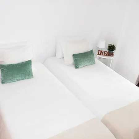 Rocha - Sunny & Cousy 2 Bedrooms In Campo De Ourique Apartment *